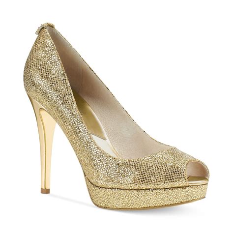 Michael Kors metallic pump